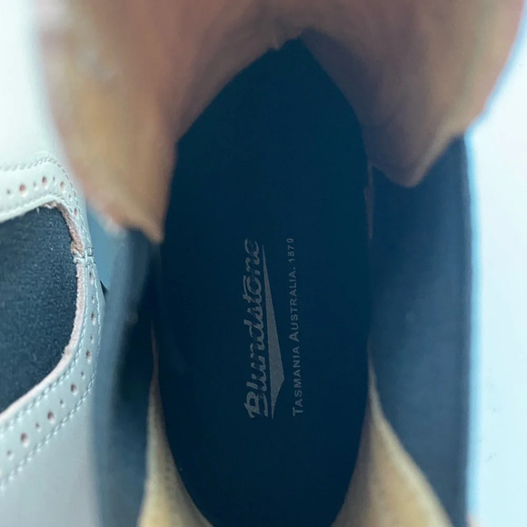 Blundstone Cream Ankle Boots - Picture 13 of 16
